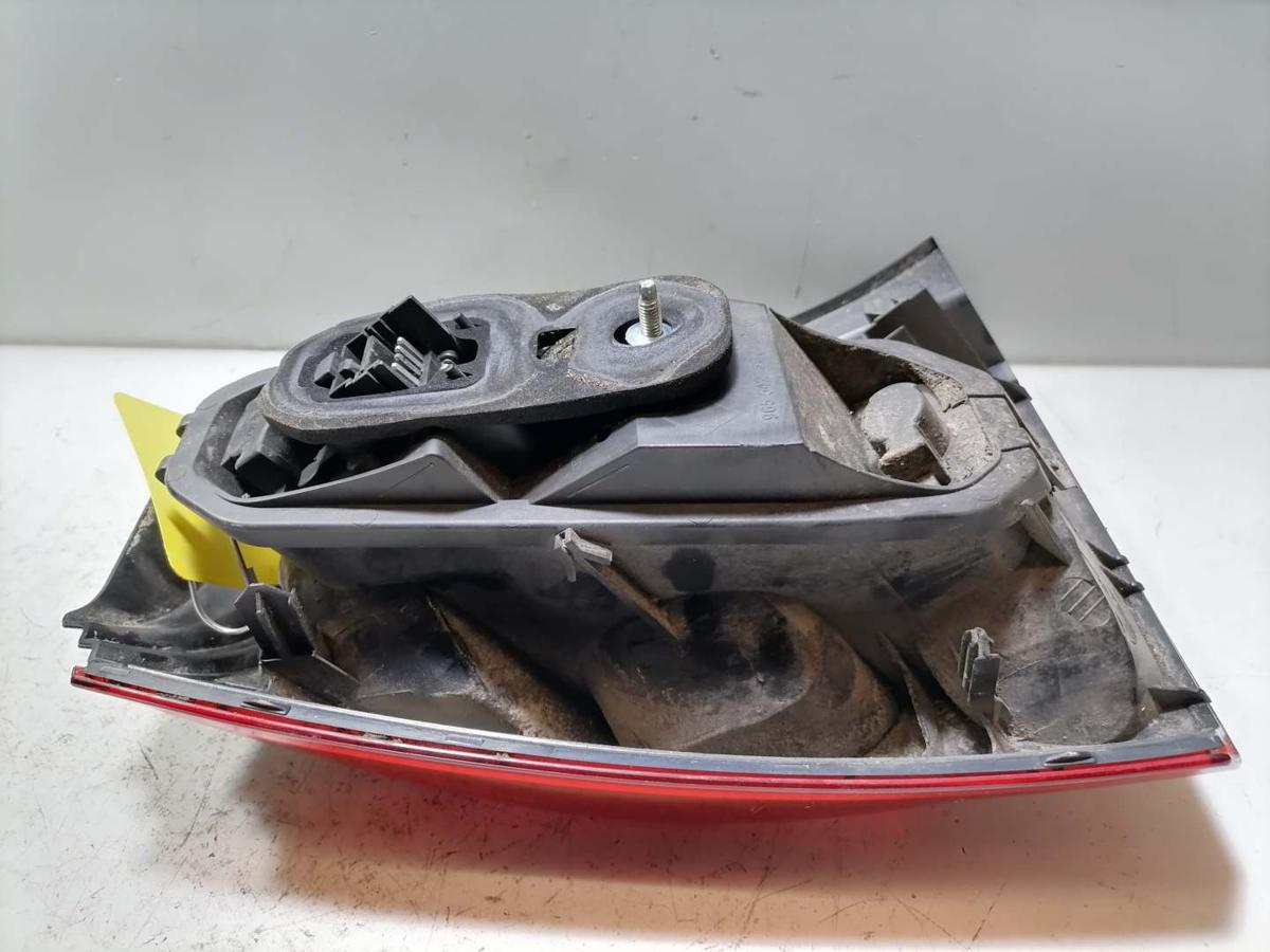 Renault Twingo 2 original R&uuml;cklicht R&uuml;ckleuchte Schlussleuchte rechts BJ09